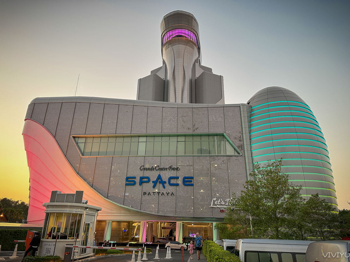 [芭達雅住宿]Grande Centre Point Space Pattaya-芭達雅最新親子飯店~銀河系科技感．整座水上樂園搬進來玩樂悠遊一整天! @VIVIYU小世界