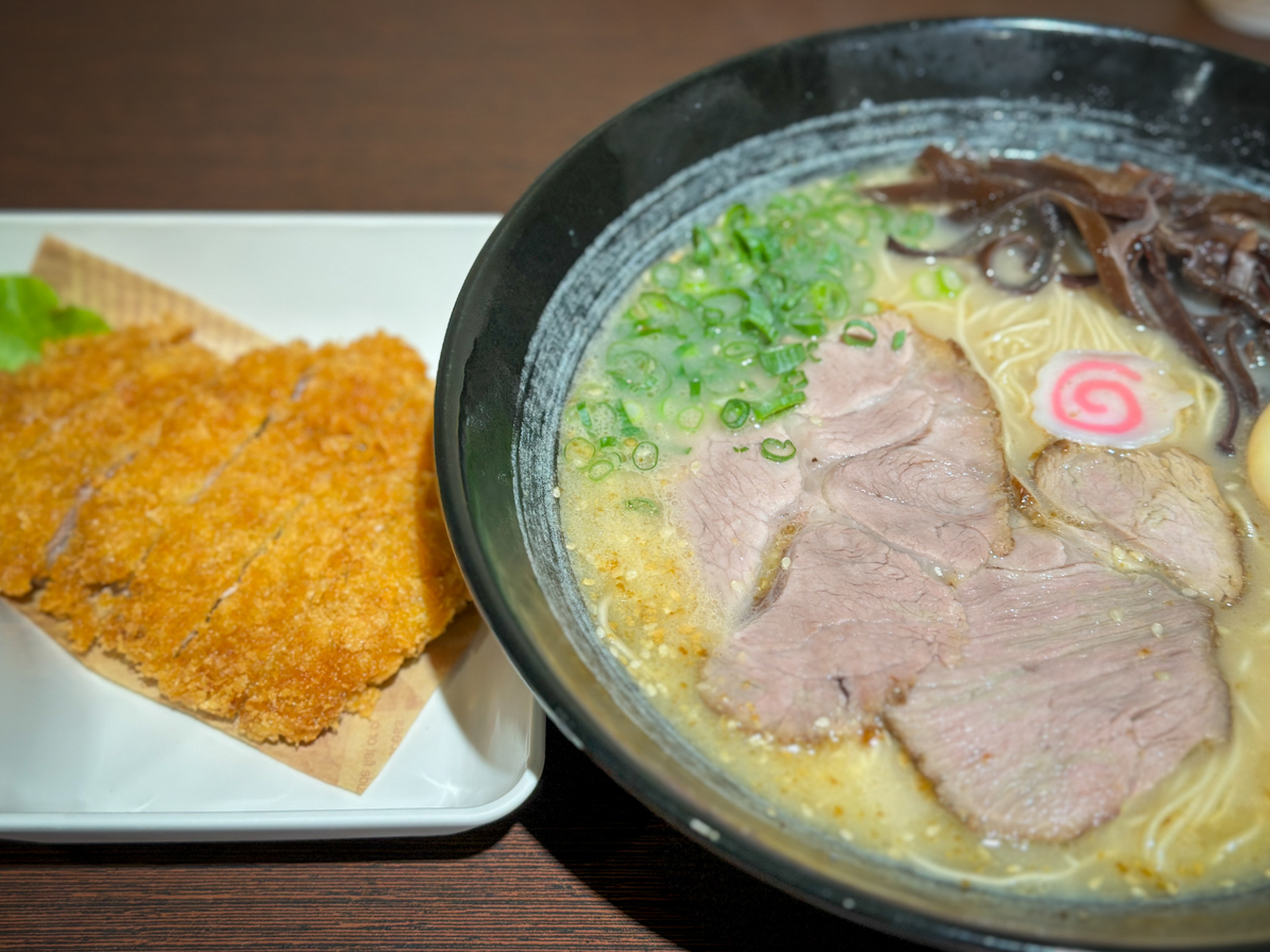 [桃園美食]仟十六 ラーメン-南平運動中心附近平價拉麵店~日式氛圍台式拉麵口味．炸物選擇不少