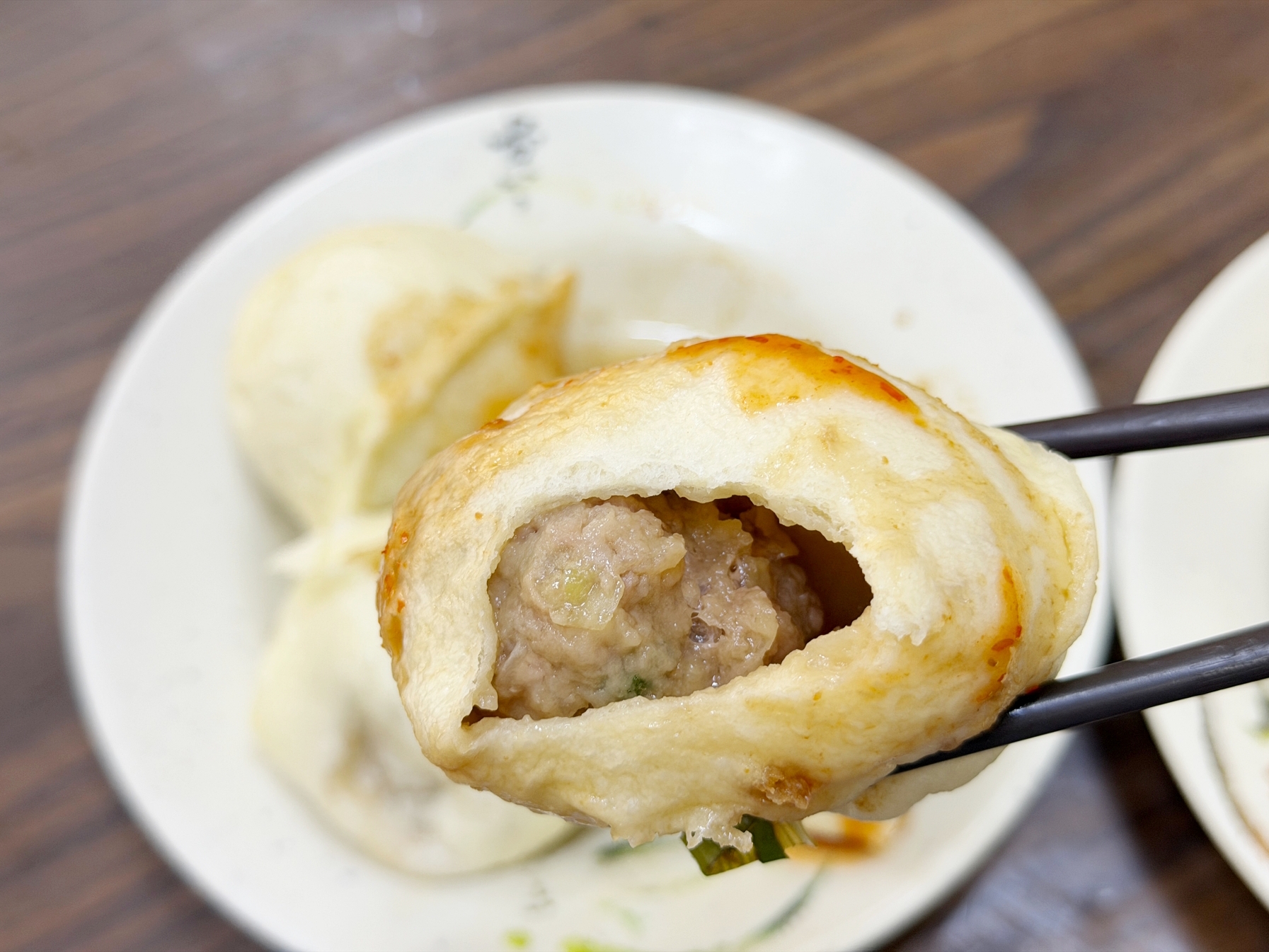 網站近期文章：[八德美食]六福包子．東勇店|排隊名店．熱騰騰中式早餐~銅板美食．晚來吃不到!綜合多訪食記(菜單2025年版更新)