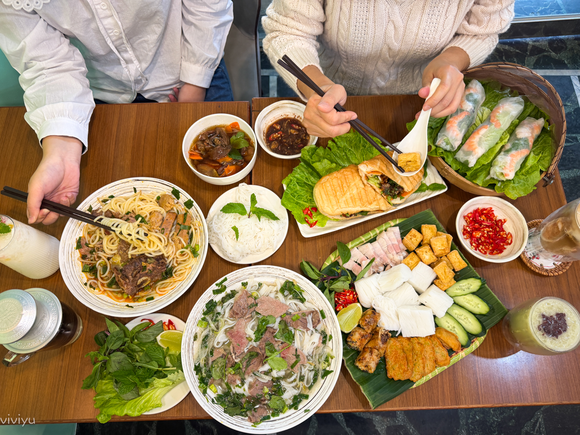 網站近期文章：[蘆竹美食]VCC 越昤咖啡河粉|一秒飛越南！從早到凌晨的南崁越南美食~必吃溫體牛肉河粉與免費奧黛體驗