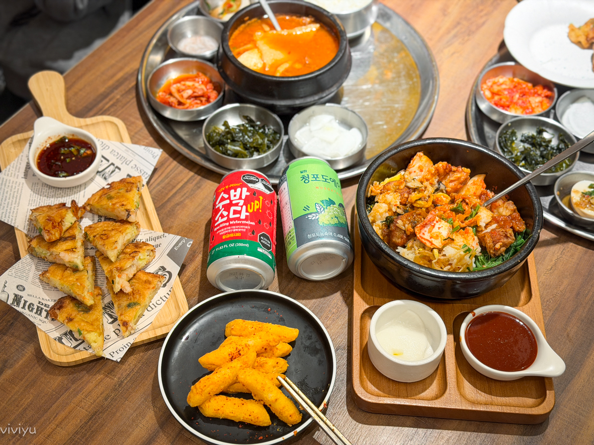 延伸閱讀：[桃園美食]金春喜韓廚-桃園遠百店|釜山湯飯專賣~小菜白飯無限續．交通便利好停車