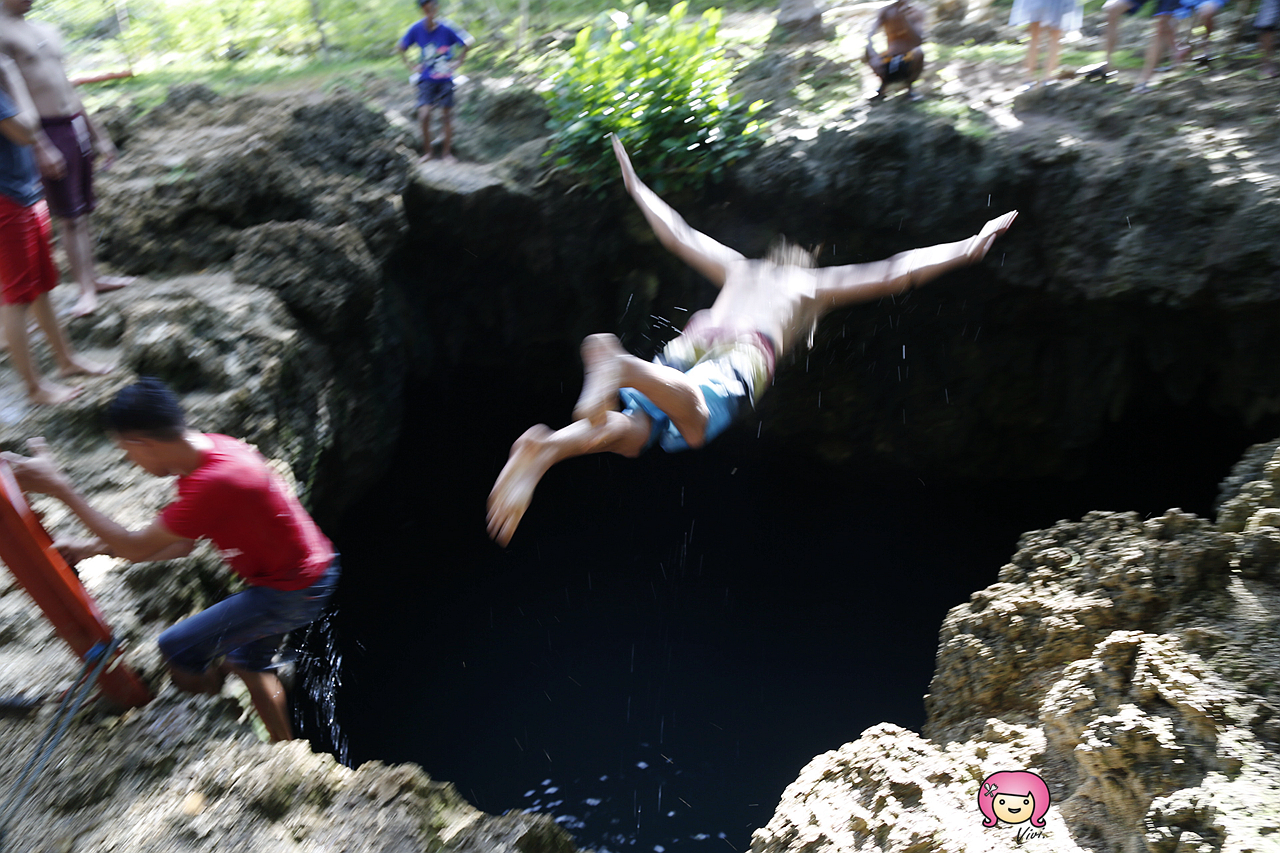 延伸閱讀：[薄荷島景點]Bohol,Anda區熱門旅遊景點│Quinale Beach午餐時間~冒險Cabagnow Cave Pool一躍而下跳入海水之中